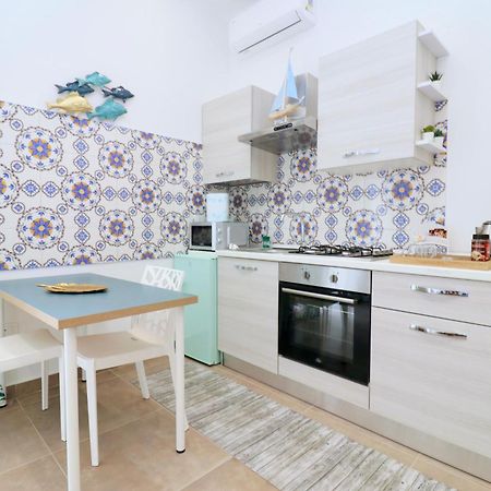 Airport Guest Houses Napoli Bagian luar foto