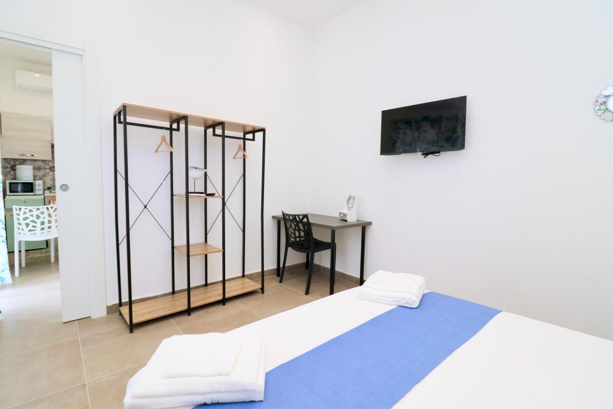 Airport Guest Houses Napoli Bagian luar foto