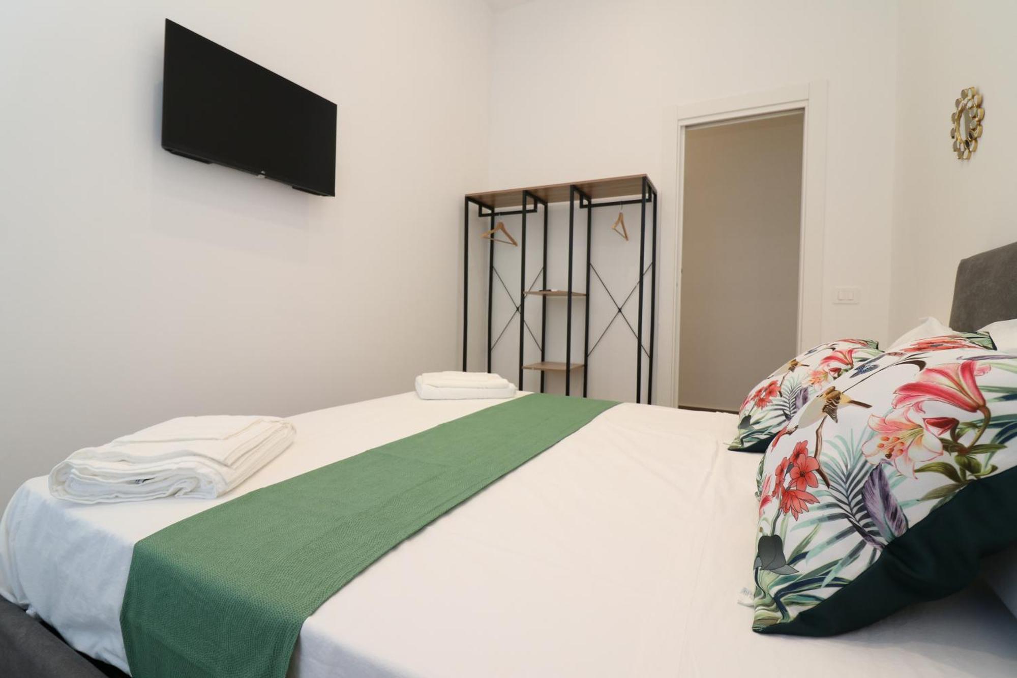 Airport Guest Houses Napoli Bagian luar foto