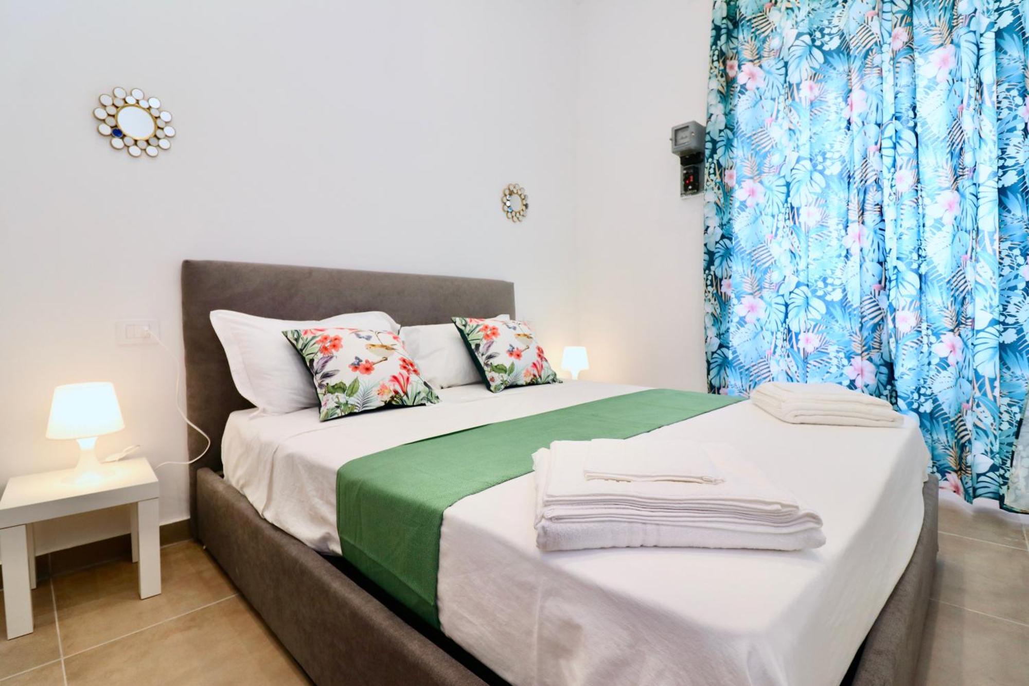 Airport Guest Houses Napoli Bagian luar foto